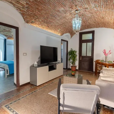 Ellie Apartament
